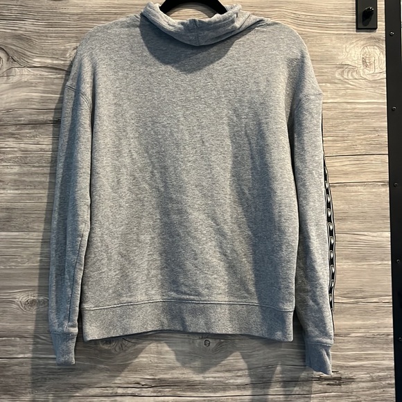 2 for $40🩷 University of Windsor sweater - Picture 2 of 3